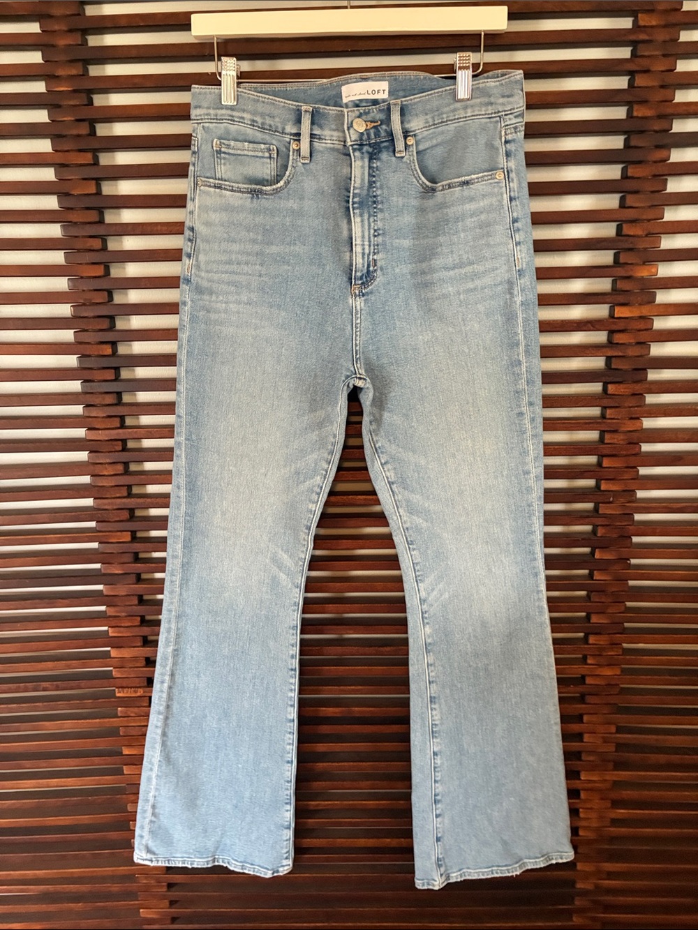 🎉NEW LISTING!🎉LOFT Light Wash Bootcut Jeans